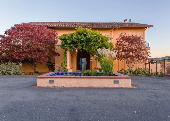 5 Acre Villa Retreat With Vineyard Pool Spa & Amazing Views Of Sonoma County