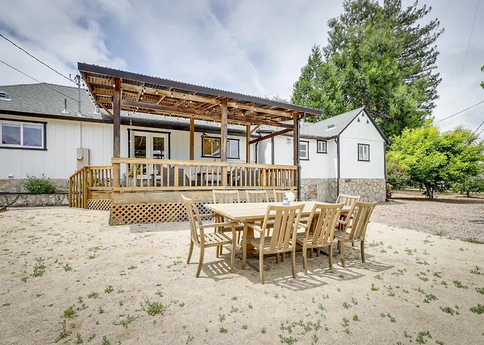 Sonoma County Vacation Rental W/ Vineyard Views!
