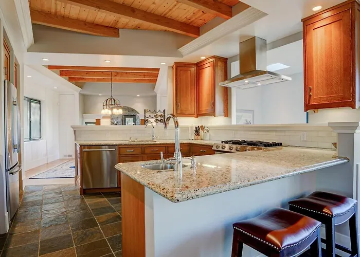Private Resort With Pool, Pool House, View And Spa